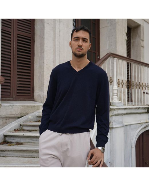 Nuvv Collection Blue V-Neck Merino Wool Sweater – Premium Italian Yarn