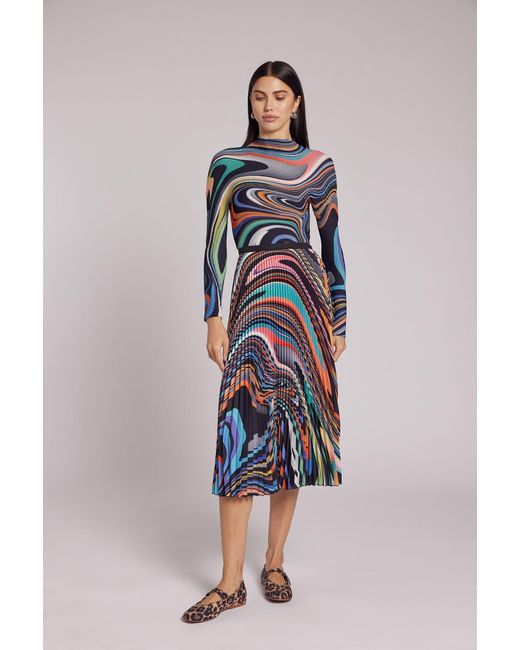 Wild Cosmos Blue Emily Oil Paint Honeycomb Texture Top