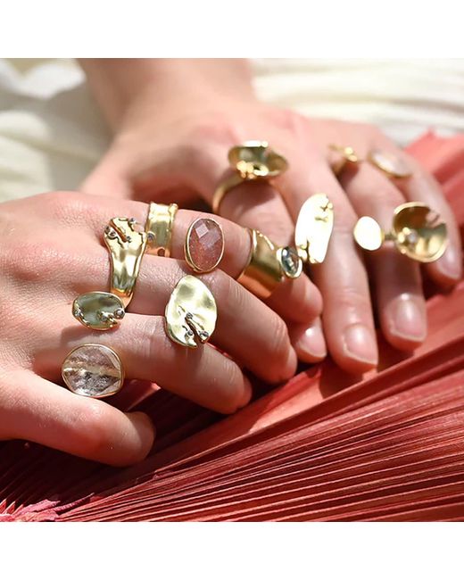 Rare Matters Jewelry Brown Floating Stone Strawberry Quartz Huggie Ring