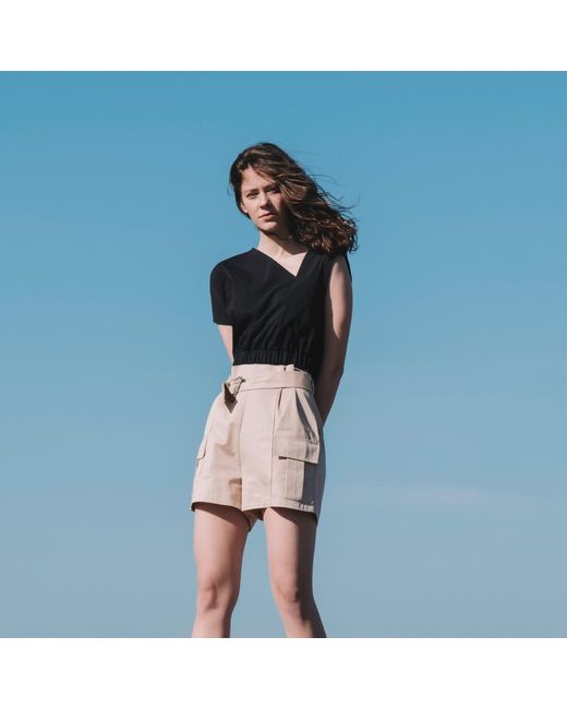 Mirimalist Black Balance Top