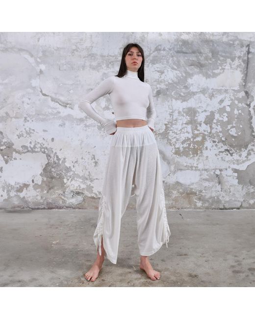 Zhenabia White Duo Salvar