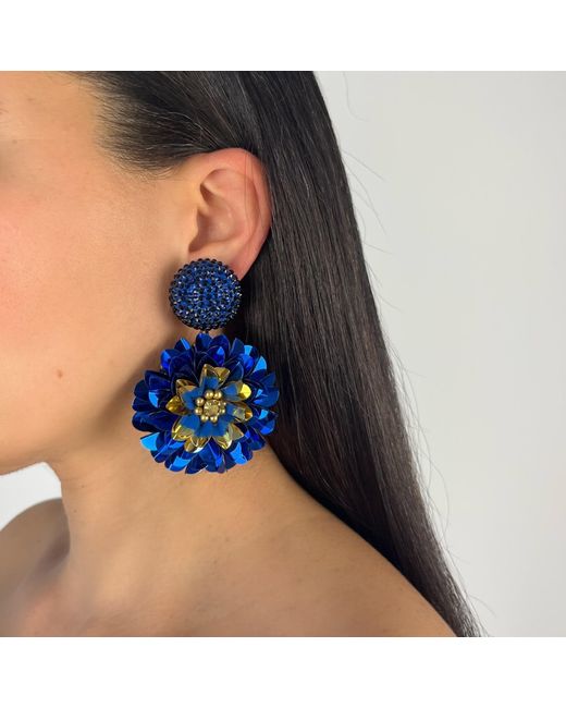PINAR OZEVLAT Blue Sapphire Dahlias
