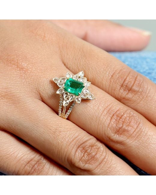 Artisan Metallic Natural Emerald & Diamond Beautiful Cocktail Ring 18k Yellow Gold