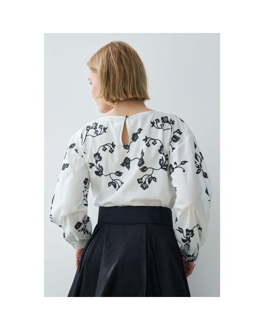 Marianna Déri White And- Floral Blouse