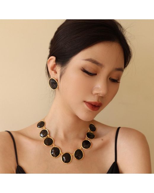 Retro Chic Black Enamel Ripple Earrings