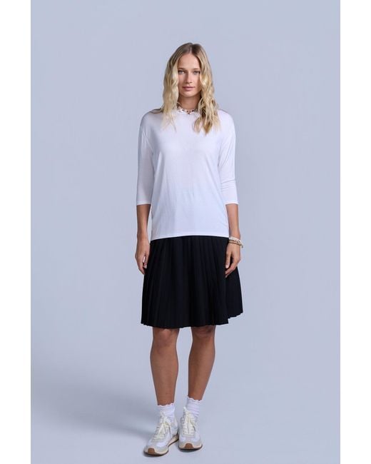 Rave on Trend White Everyday Tee