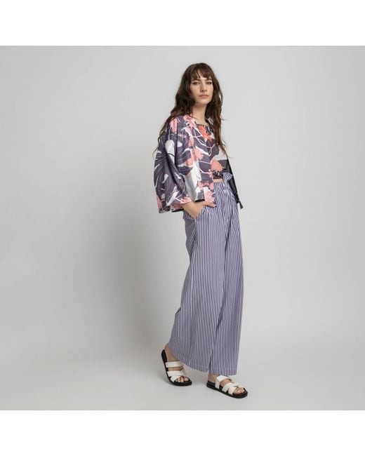 ARTISTA Blue Berry Cropped Kimono