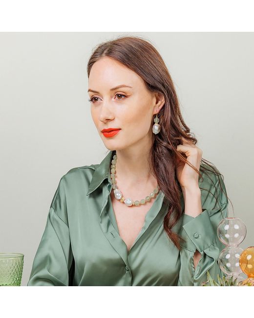 Farra Metallic Olivine With Baroque Pearl Short Necklace