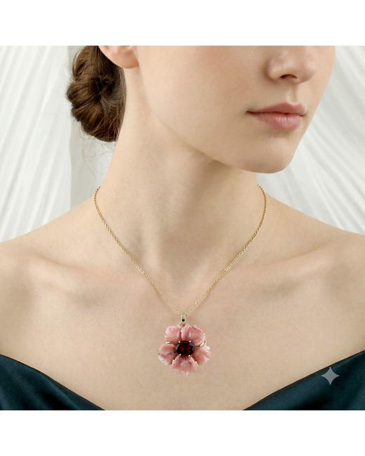 Artisan Brown 14K Carved Onyx & Garnet Flower Pendant