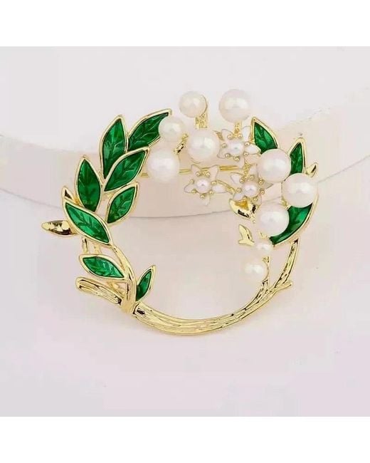 Angel Barocco Green Pearl Jasmine Brooch