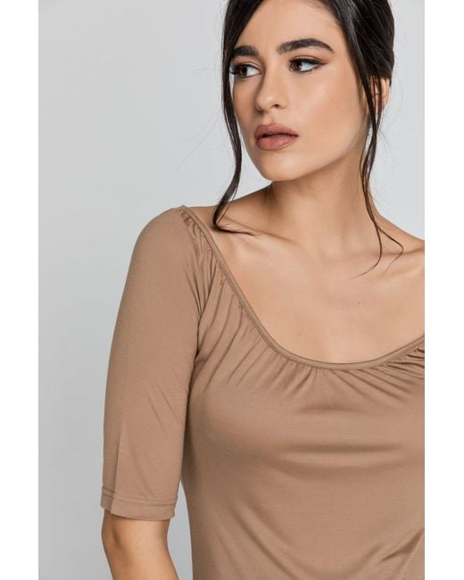 Conquista Natural Neutrals Short Sleeve Light Top