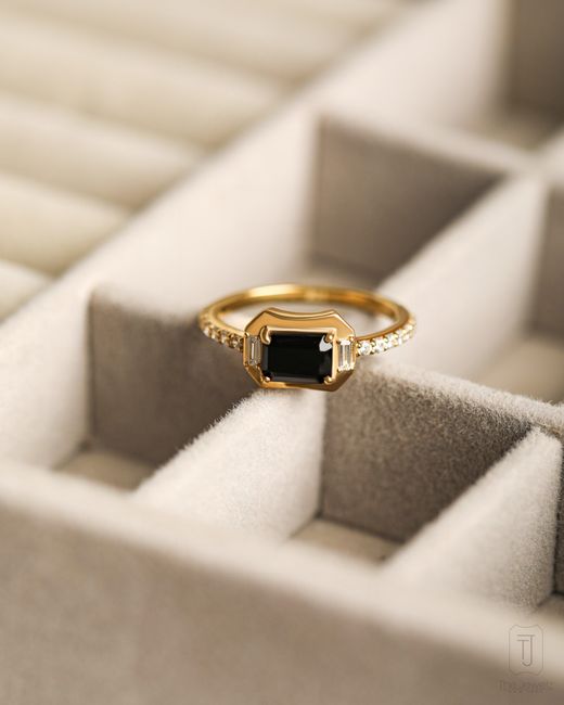 The Jewelz White Neutrals Be Famous Onyx Signet Ring