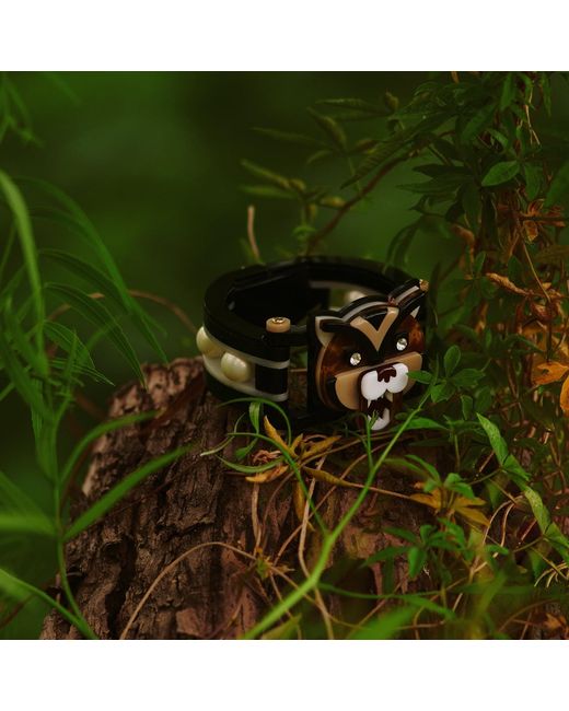 Gissa Bicalho Black Handmade Acrylic Bracelet Tiger Caramel