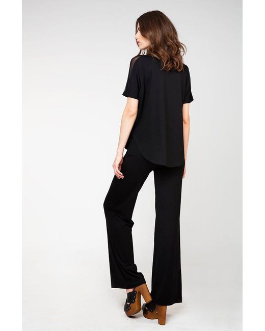 Conquista Black Pattern Detail Top