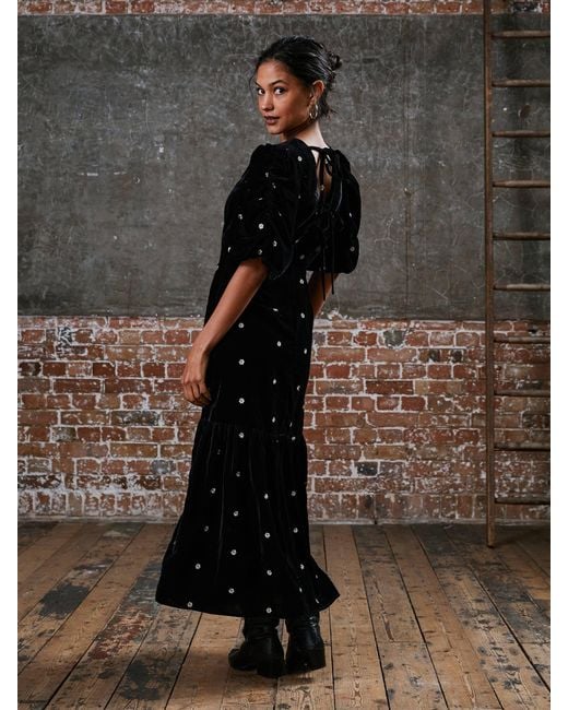 Rose & Nancy Black Mila Velvet Midi Dress