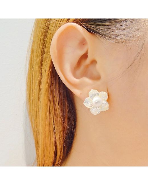VALERIE CHIC White Blossom Flower Mother Of Pearl Earrings