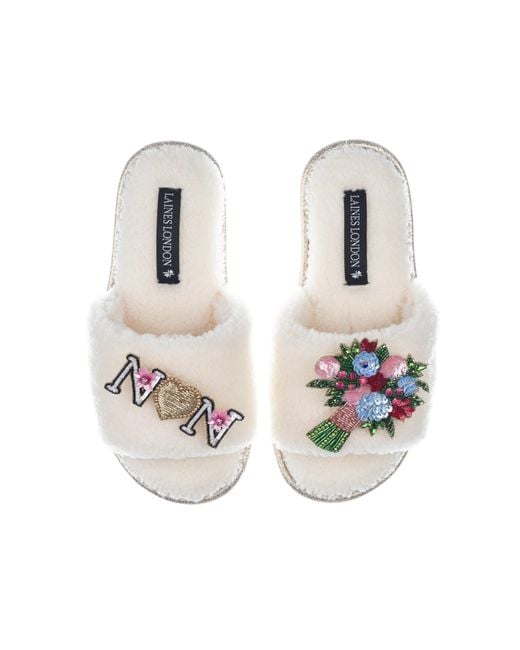 Laines London White Teddy Toweling Slipper Sliders With Bouquet & Nan Brooches