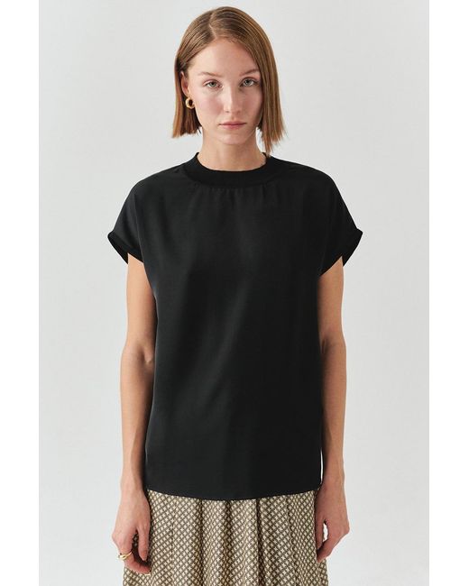 Exquise Black Nyomi Crew Neck Short Sleeve Blouse