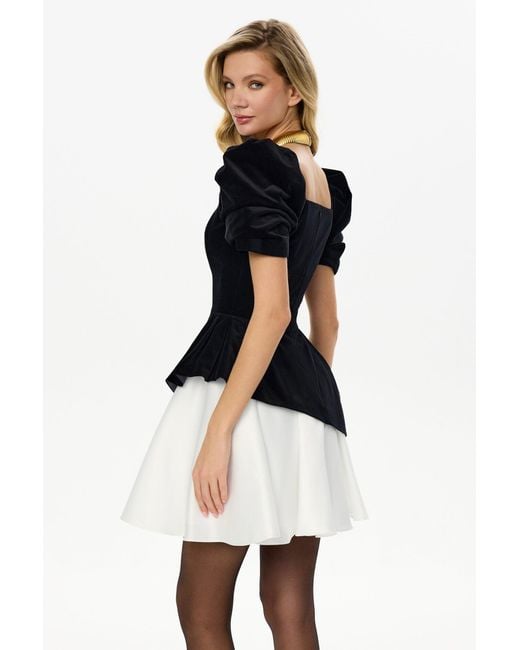 POST MERIDIEM Black Square Neck Short Sleeve Top