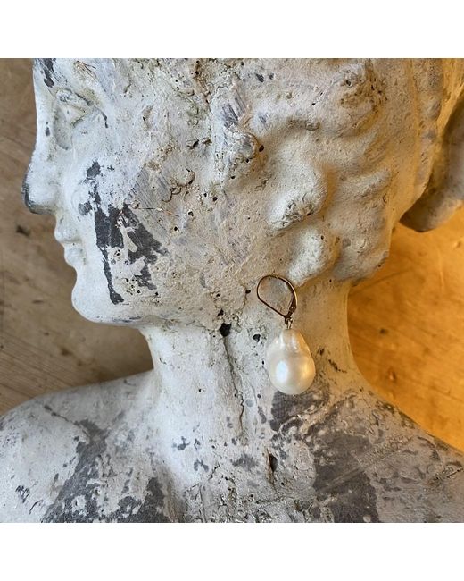 SALOME Metallic Penelope With A Pearl Earrings