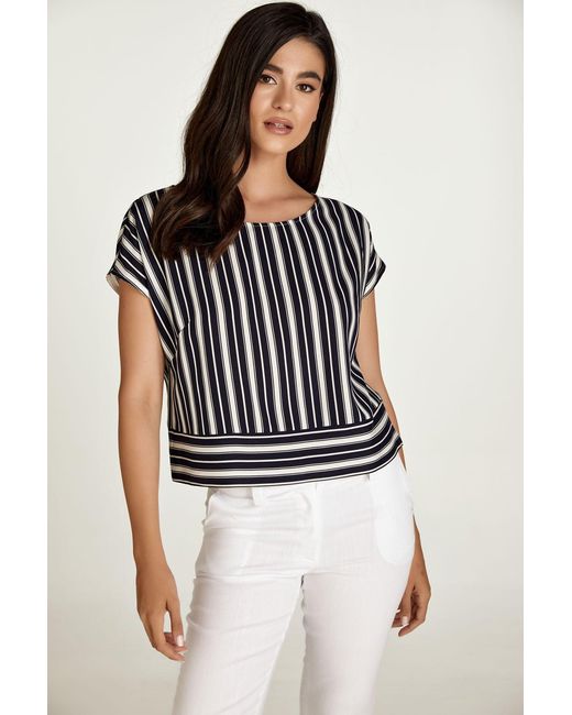 Conquista Black Striped Top With A Boat Neckline