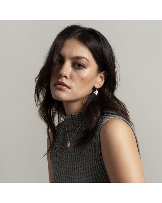 Dower & Hall Green Hammered Disc & Peridot Array Drop Earrings