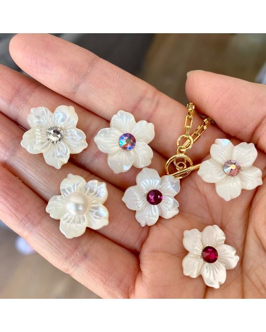 VALERIE CHIC White Blossom Flower Mother Of Pearl Earrings