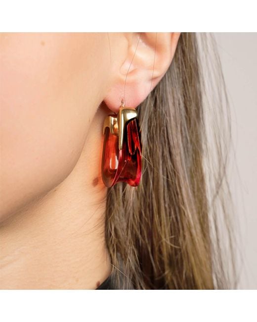 Gold & Honey Red Ruby Sculpted U Lucite Birthstone Hoop Earrings