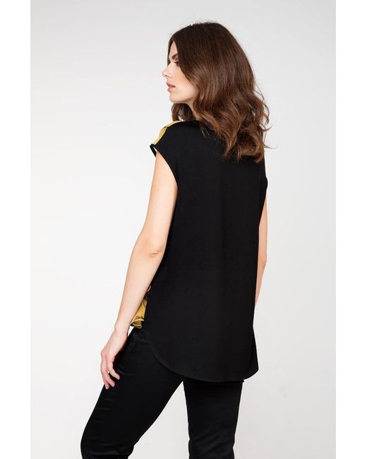 Conquista Yellow Sleeveless Print Top With Rounded Neckline
