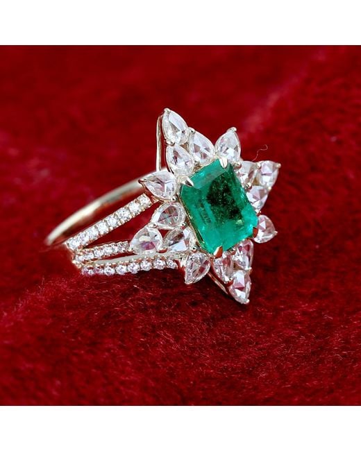 Artisan Metallic Natural Emerald & Diamond Beautiful Cocktail Ring 18k Yellow Gold