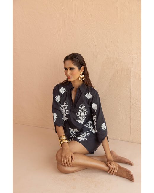 NoLoGo-chic Black Short Tourist Dress With Embroidery Cotton