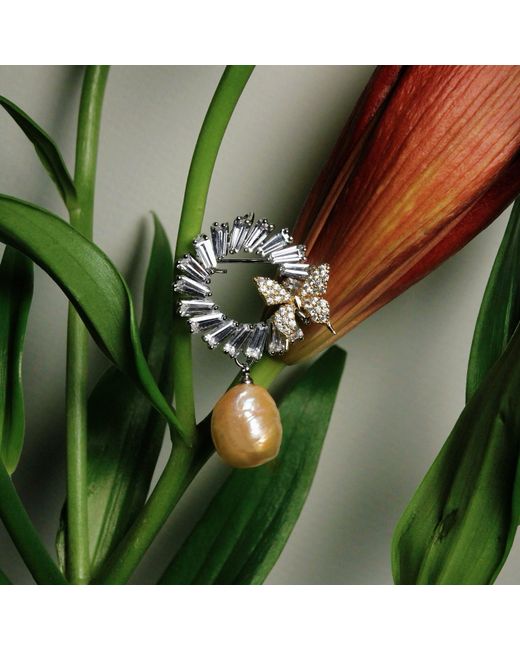Ninemoo White Aurora Grace Brooch-Pendant