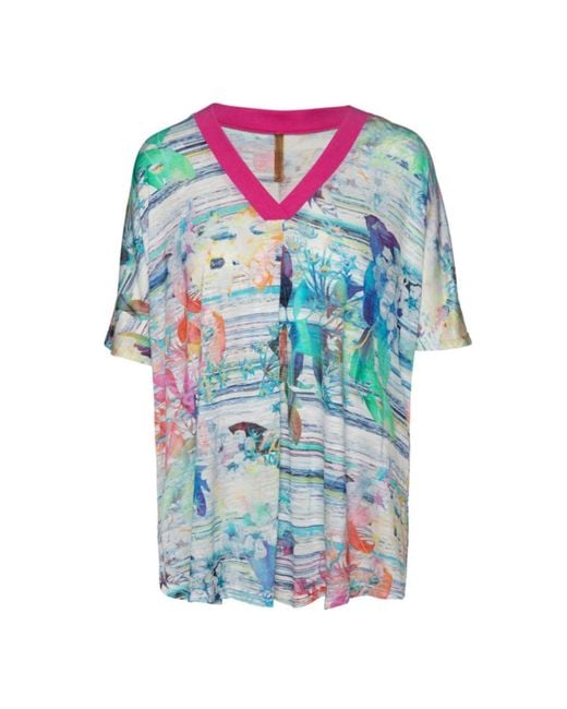 Conquista Blue Print V Neck Top
