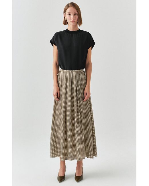Exquise Black Nyomi Crew Neck Short Sleeve Blouse