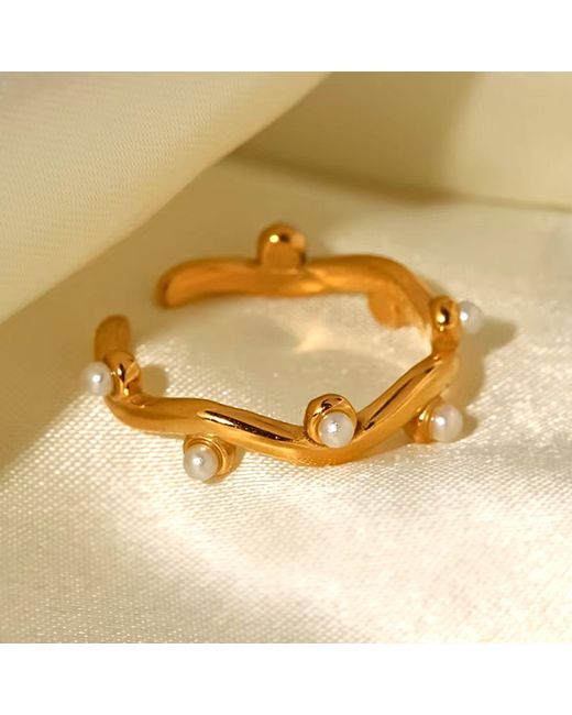 Olivia Le Metallic Emelia Dainty Pearl Ring