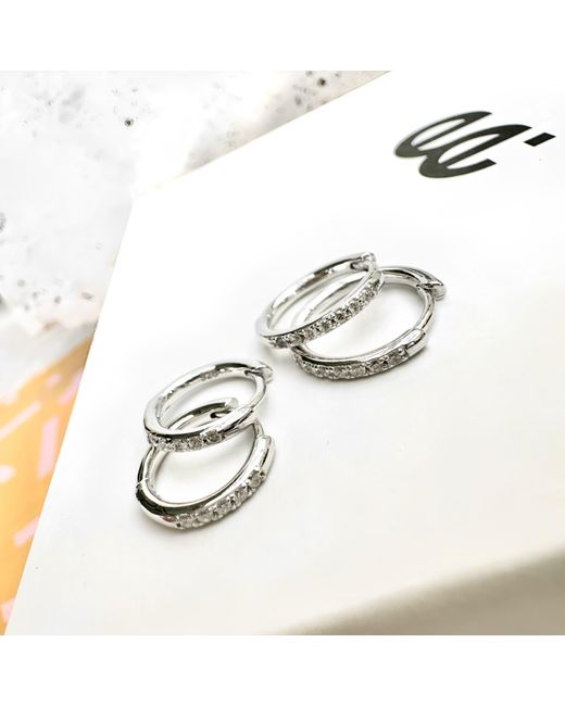 Evie Jewelry Metallic Transition Huggie Hoop Earrings Bundle Set