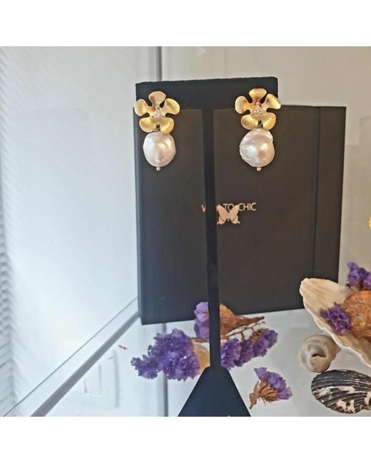 Way to Chic Multicolor Golden Bloom Baroque Pearl Earrings