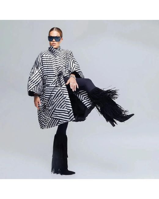 Maxjenny Black Oversized Puffer Coat –