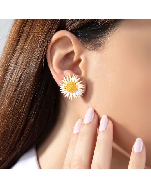 Milou Jewelry White Sunflower Earrings