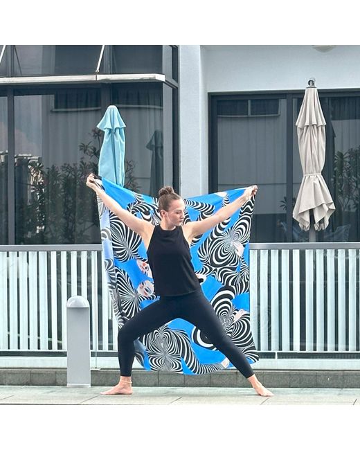 Momme Studio Blue Entrancing Individuals