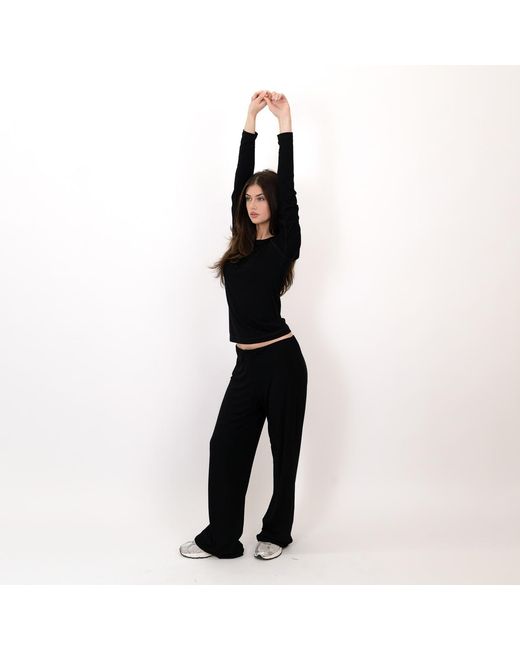 On/Off Essentials Black The Everyday Longsleeve