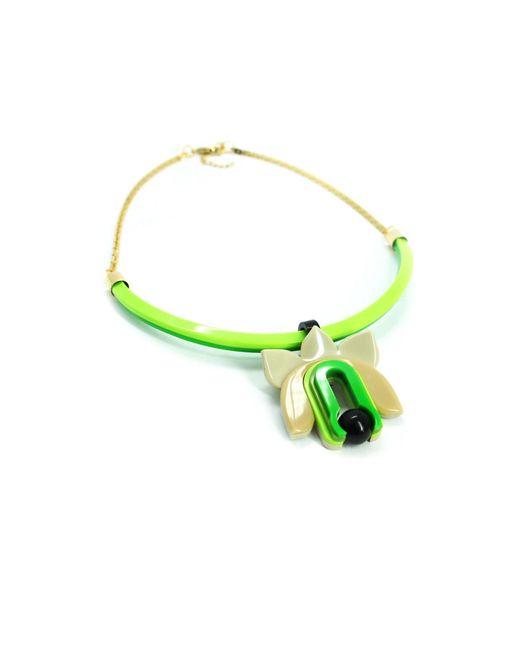 Gissa Bicalho Green Acrylic Handmade Necklace Lilium