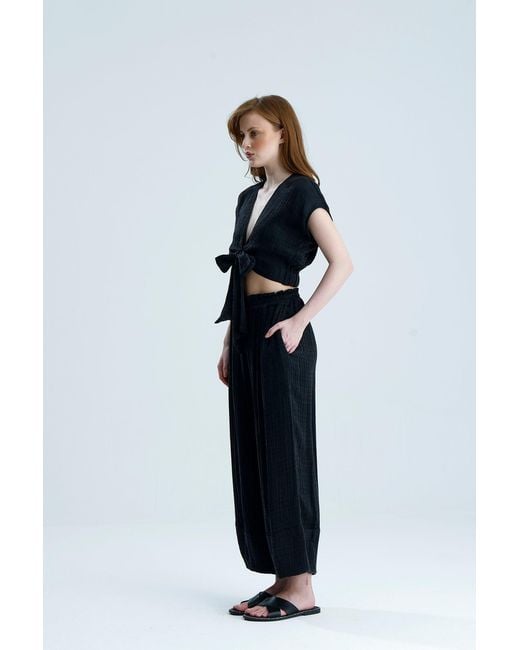 Lilamie Black Bruges Sleeveless Resort Crop Top