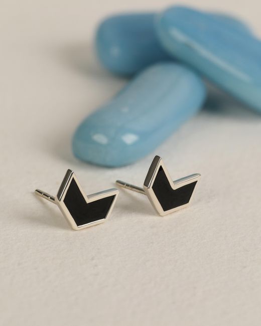The Jewelz Black Dark Arrow – Onyx Chevron Studs for men