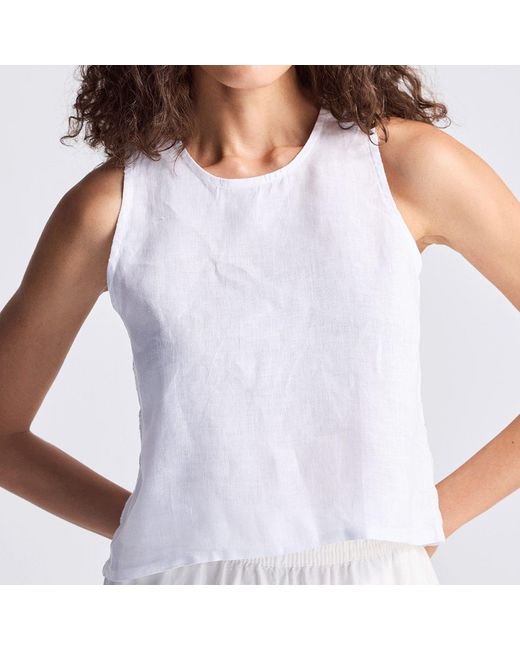 REISTOR White Button Back Embroidered Crop Top