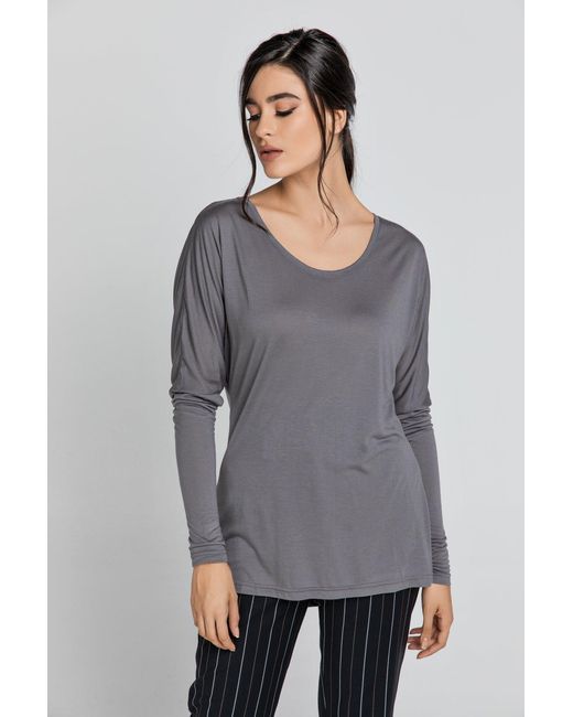 Conquista Gray Dark Top With Long Batwing Sleeves