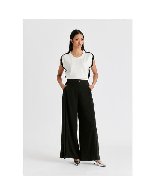 Paisie Black Wide Leg Trousers With Side Pleats And Split Hem