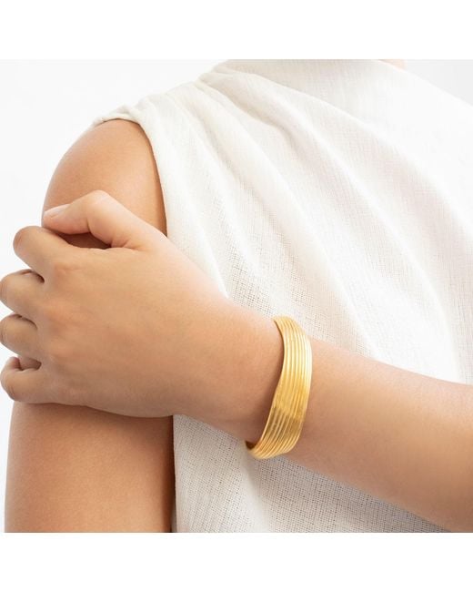 Joidart Metallic Golden Bracelet Onaria