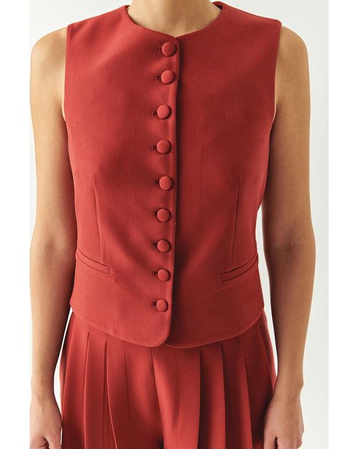 Exquise Red Regular V-Neck Sleeveless Elowyn Vest