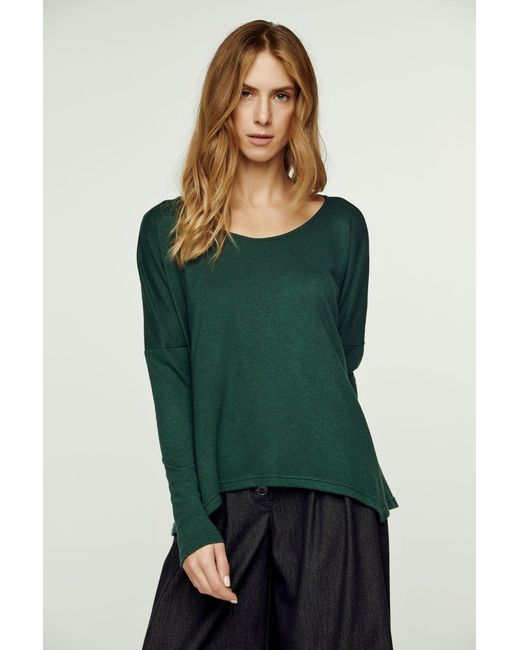 Conquista Green Knit Handkerchief Hem Top